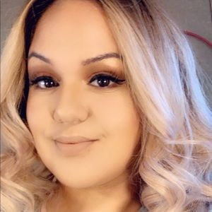 Meet your Posher, Yvette